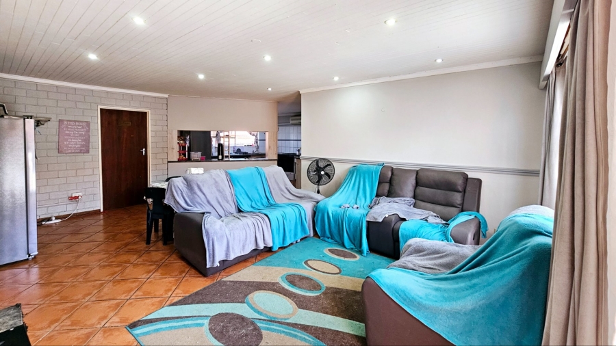 3 Bedroom Property for Sale in Langenhovenpark Free State
